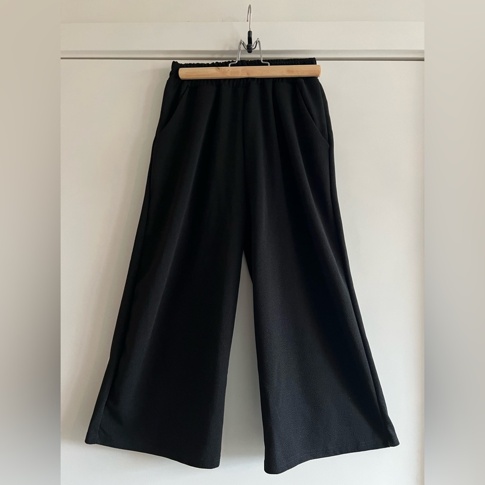 Black Women's Wide-leg Gaucho Pants